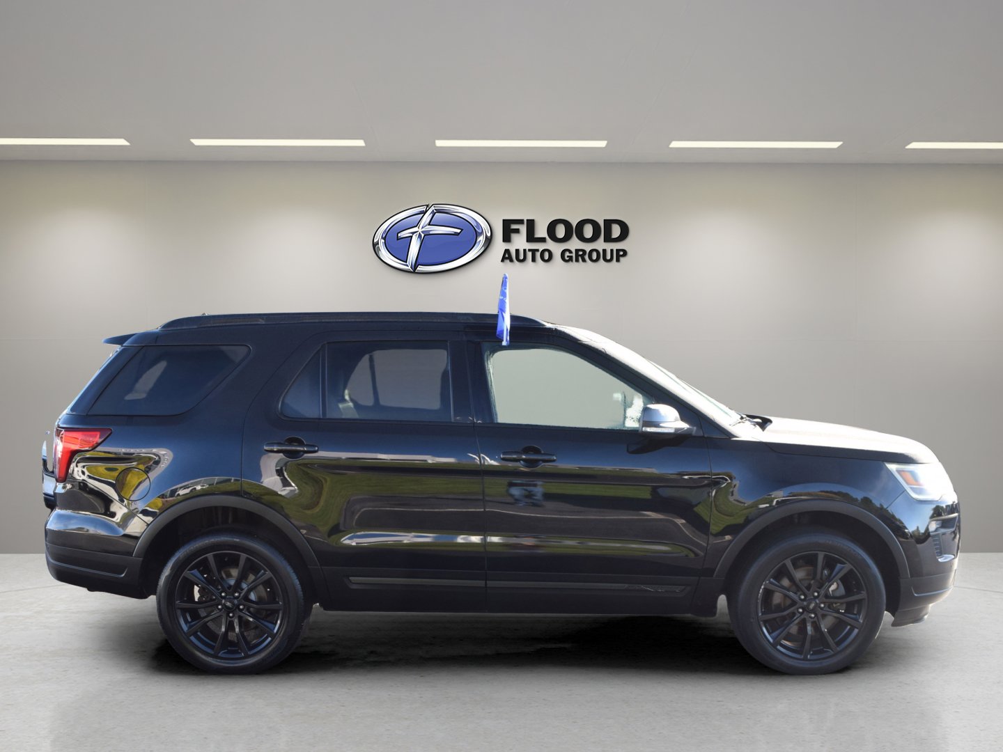 2018 Ford Explorer XLT photo 3