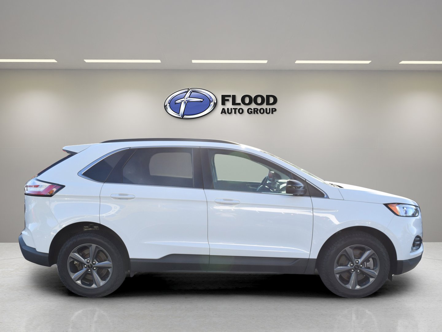 2022 Ford Edge SEL photo 3