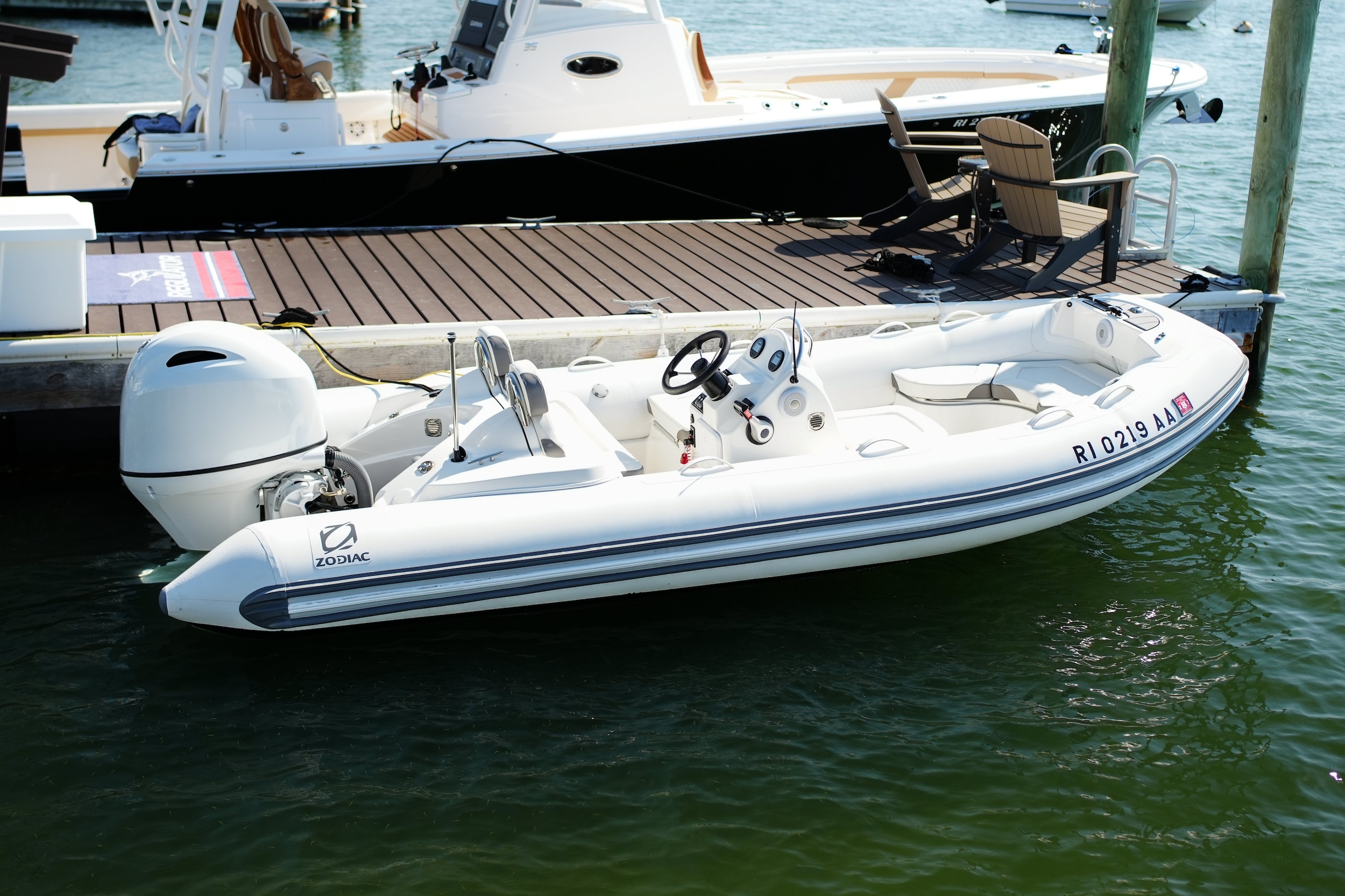 2025 Zodiac Yachtline YL490DL Deluxe
