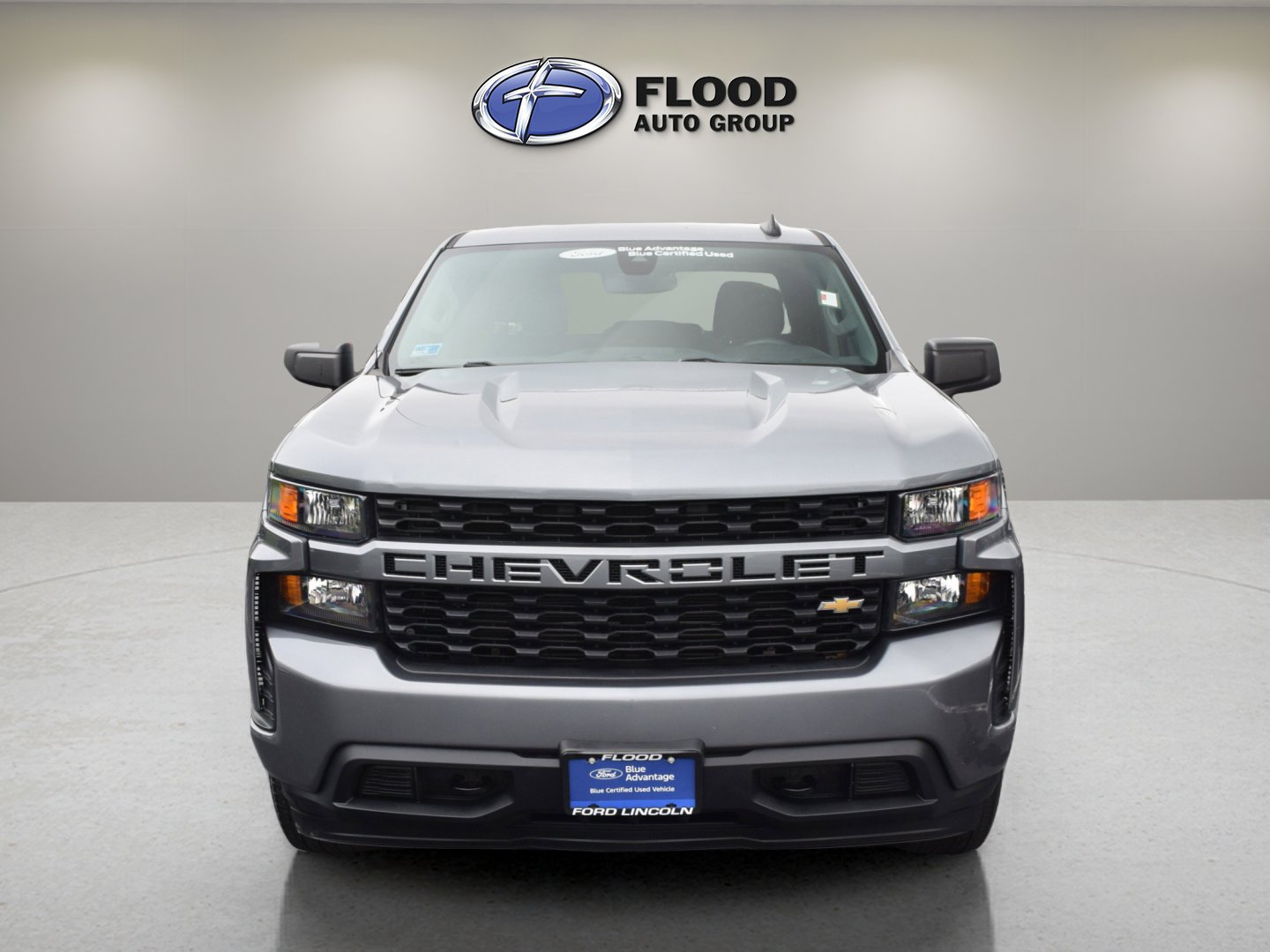 2022 Chevrolet Silverado 1500 Custom photo 2