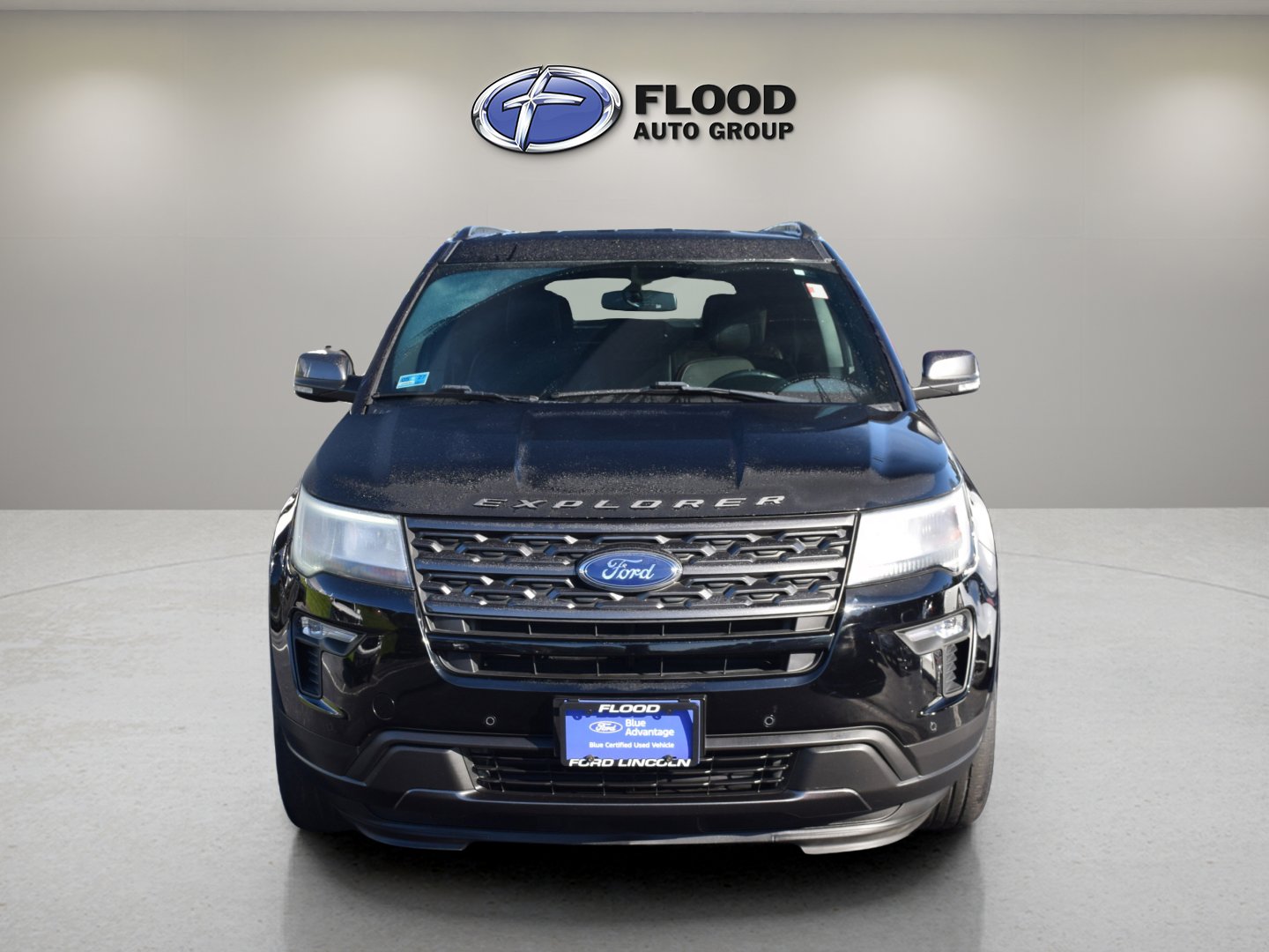2018 Ford Explorer XLT photo 2