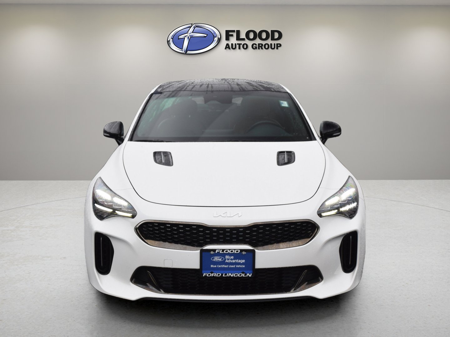 2023 Kia Stinger GT-Line photo 2