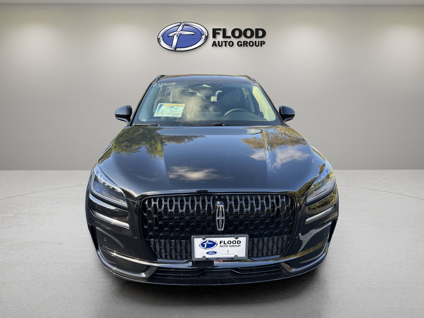 2026 Lincoln Corsair Premiere photo 2