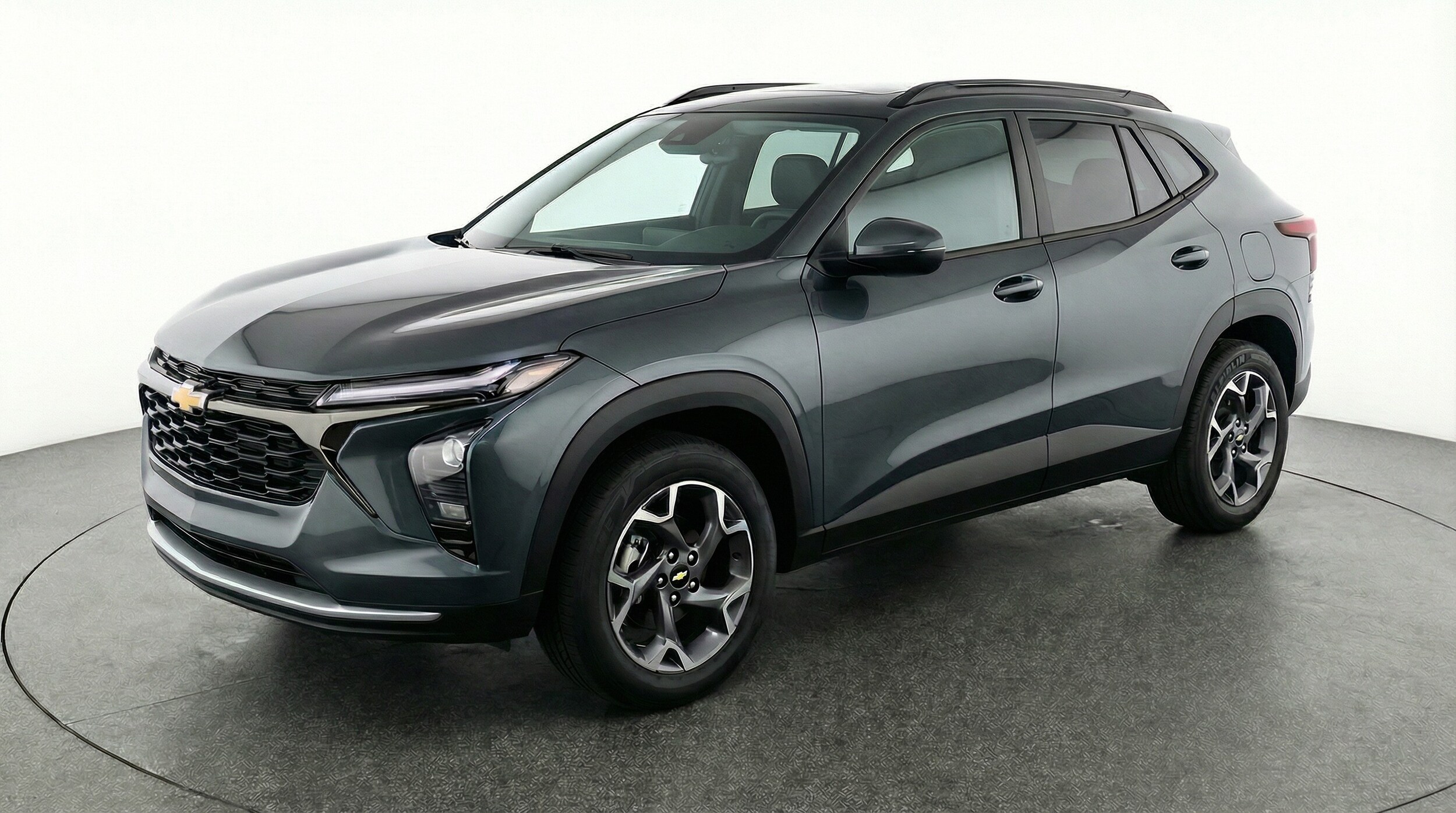 Thumbnail: 2025 Chevrolet Trax - 3