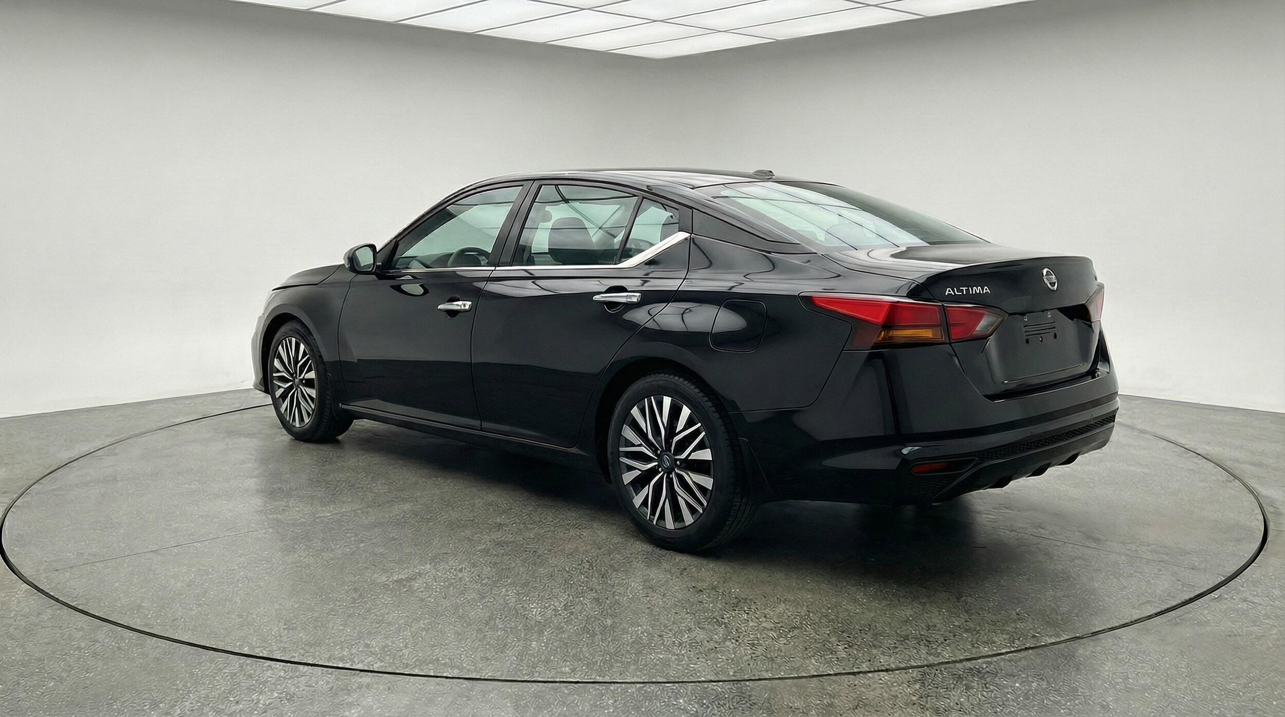 Thumbnail: 2025 Nissan Altima - 5