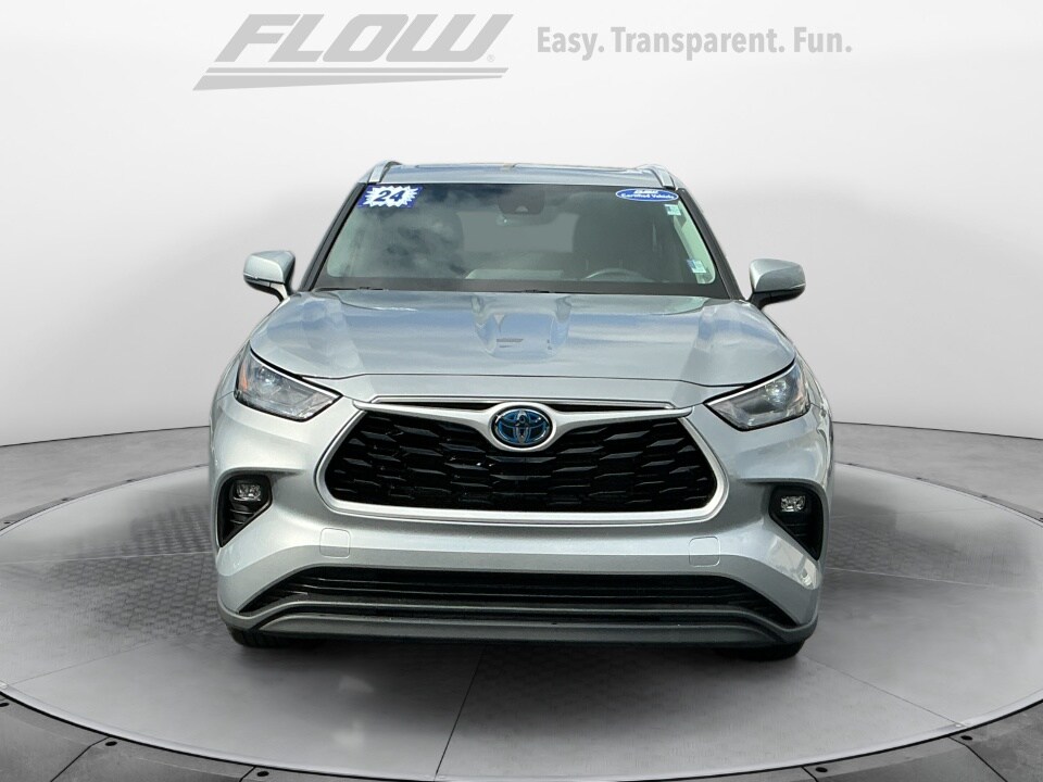 2024 Toyota Highlander Hybrid XLE photo 2