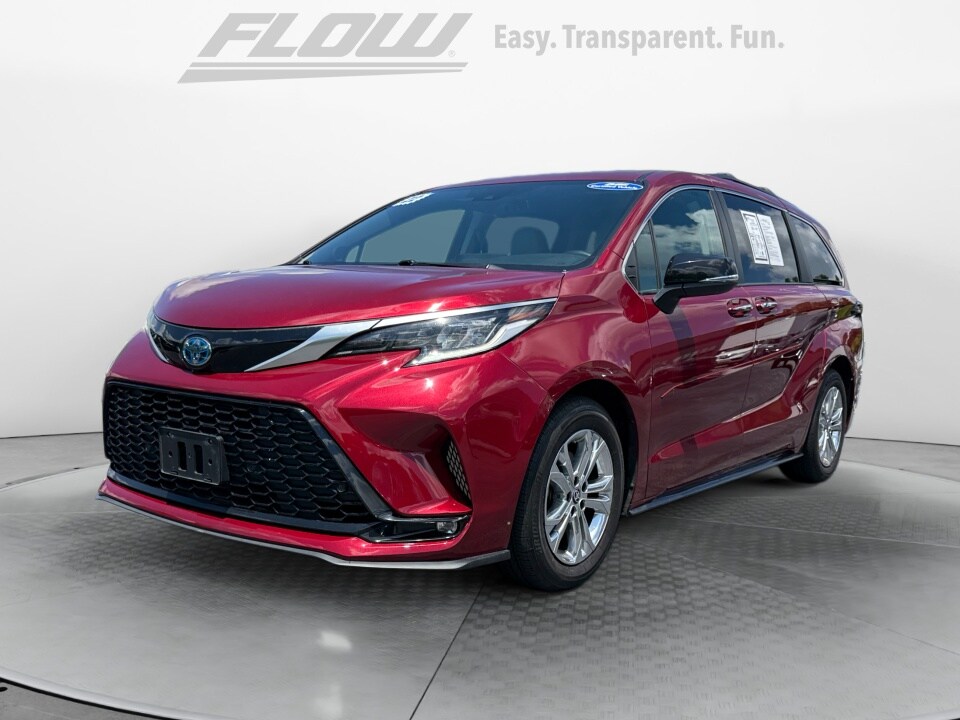 2022 Toyota Sienna XSE photo 3