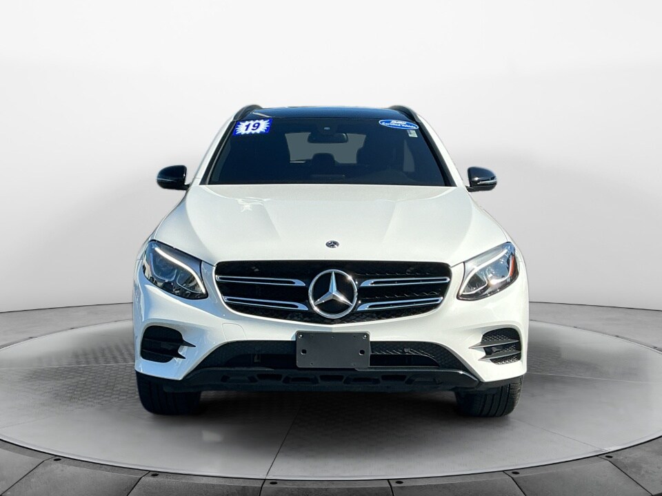 2019 Mercedes Benz GLC 300 photo 2