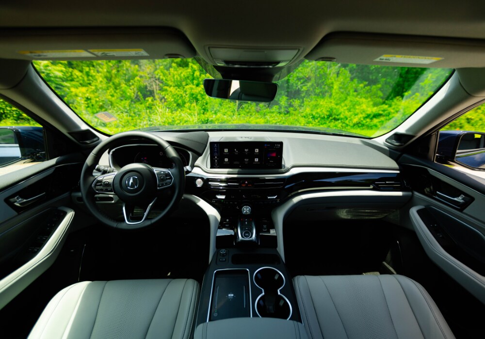 an image of the interior of the new Acura MDX. 