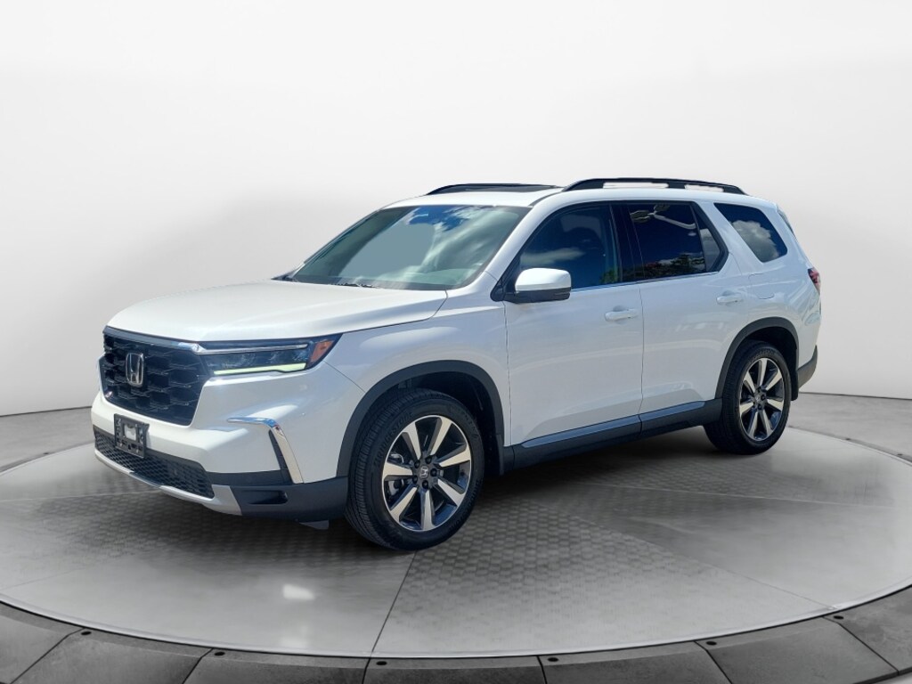 Used 2025 Honda Pilot Touring SUV
