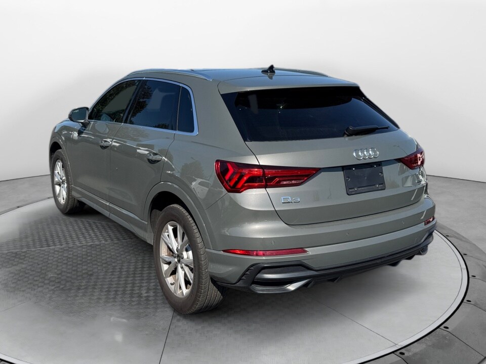 2022 Audi Q3 Premium 45 TFSI S line photo 4