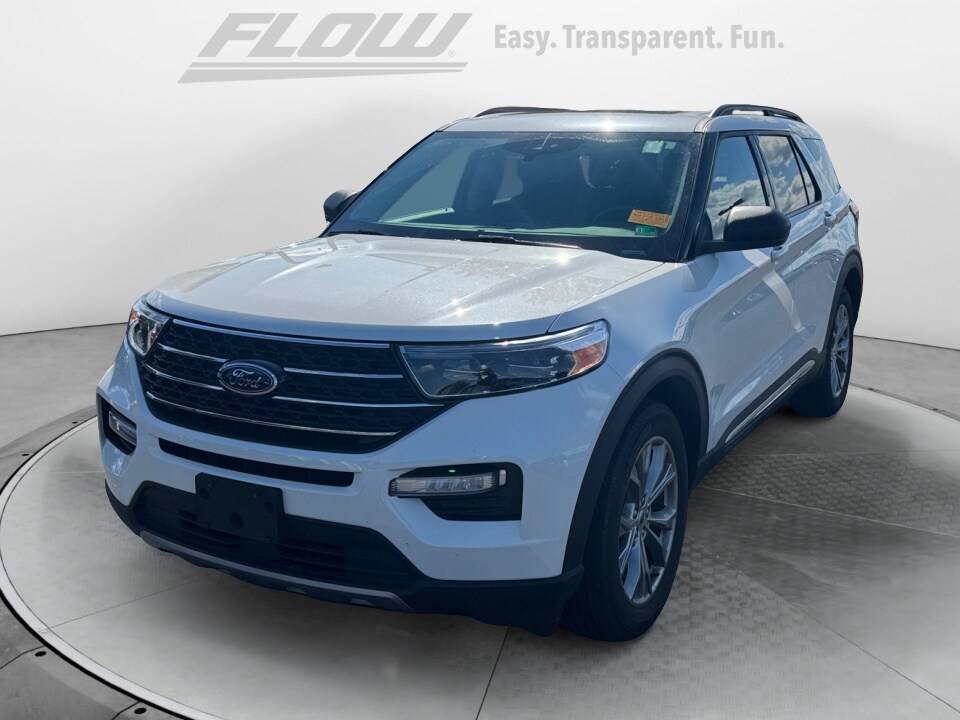 2023 Ford Explorer XLT photo 3
