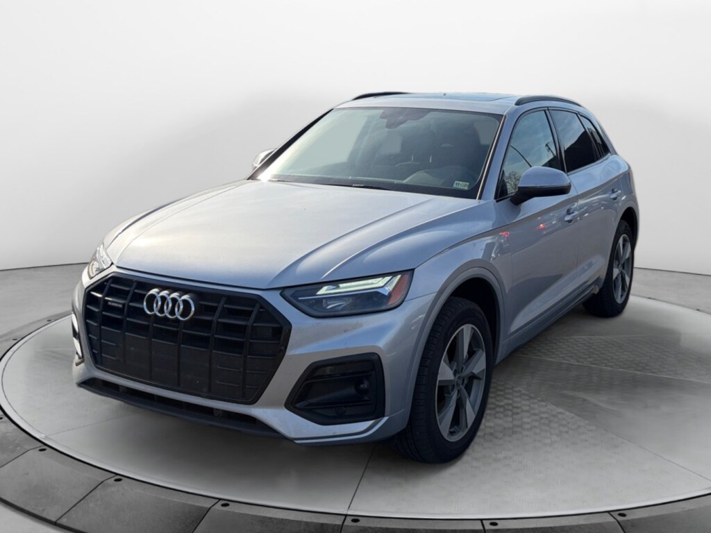 Used 2025 Audi Q5 Premium 40 TFSI quattro S tronic SUV