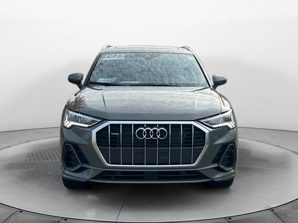 2025 Audi Q3 Premium 45 TFSI S line photo 2