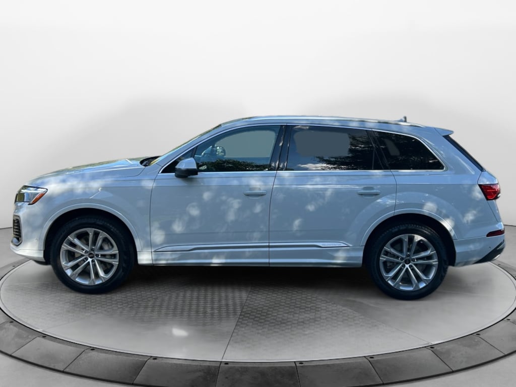 Certified 2025 Audi Q7 Premium 45 TFSI quattro Tiptronic SUV