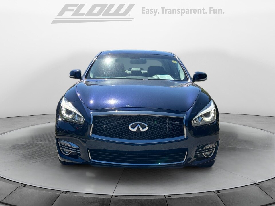 2016 Infiniti Q70 3.7 photo 2
