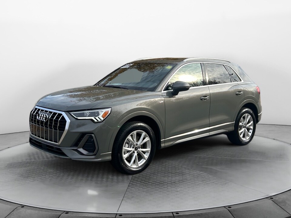 2025 Audi Q3 Premium 45 TFSI S line photo 3