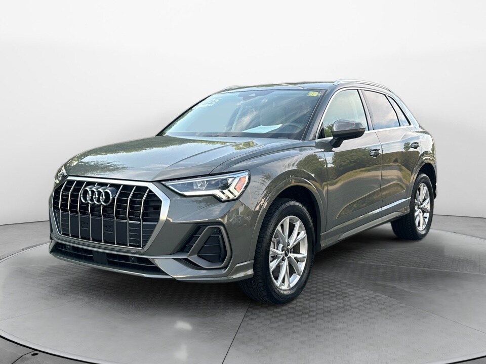 2025 Audi Q3 Premium 45 TFSI S line photo 3
