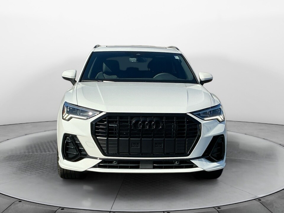 2025 Audi Q3 Premium 45 TFSI S line photo 2