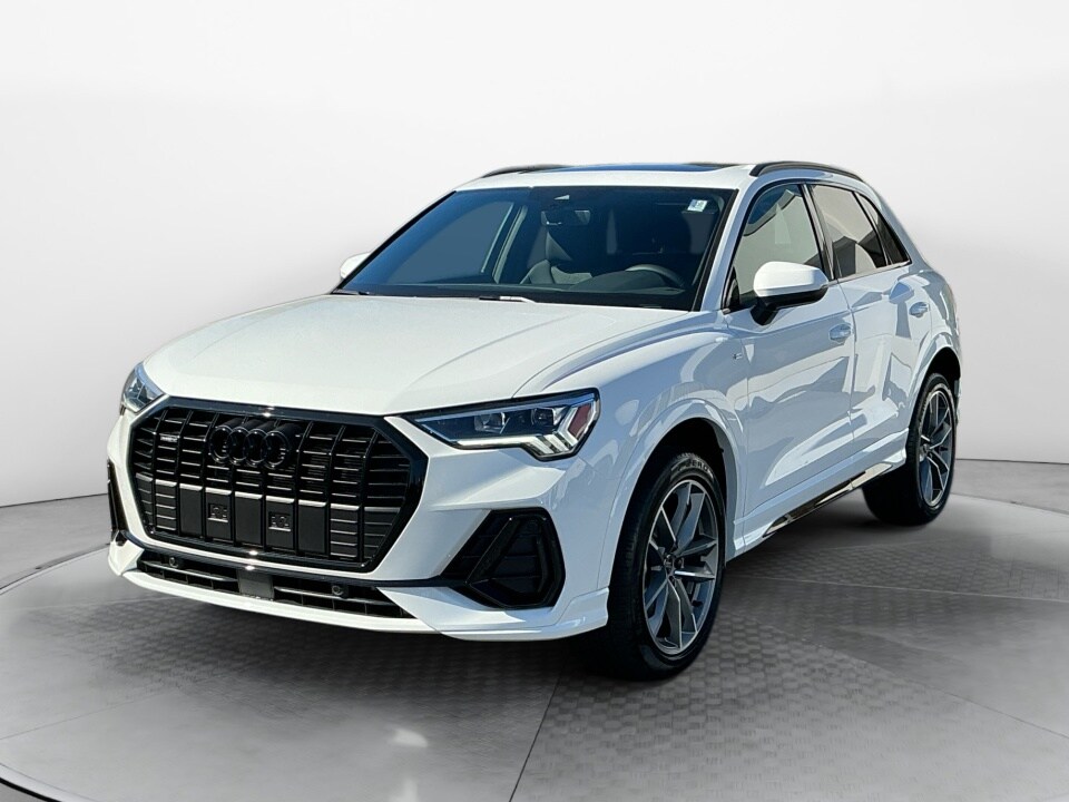 2025 Audi Q3 Premium 45 TFSI S line photo 3