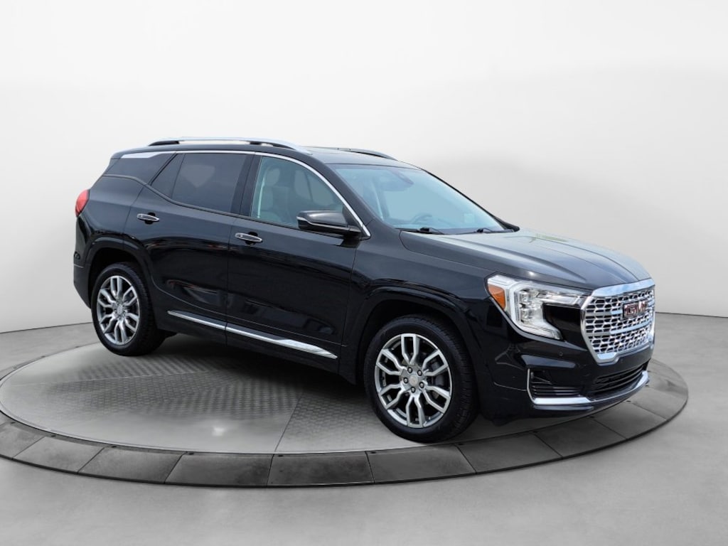 Used 2024 GMC Terrain Denali SUV