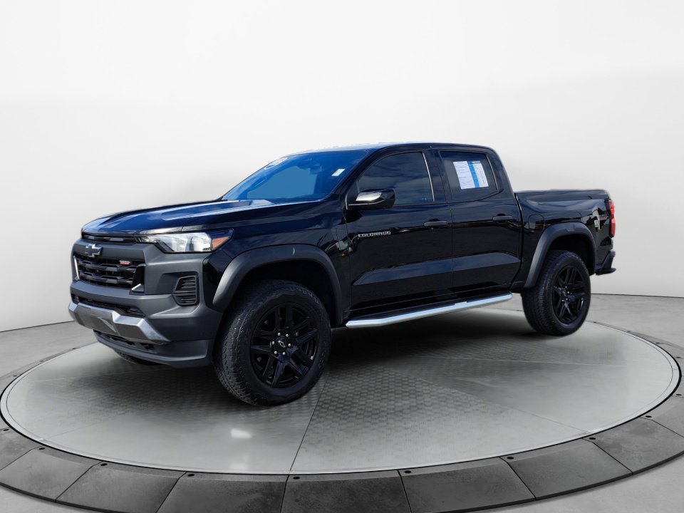 2023 Chevrolet Colorado Trail Boss photo 3