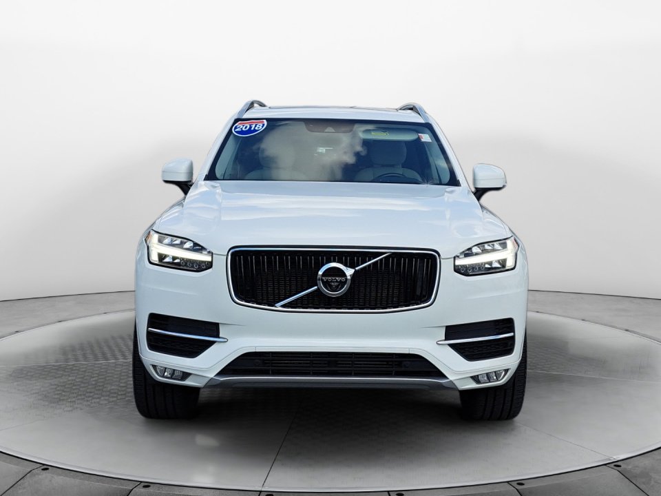 2018 Volvo XC90 T5 Momentum photo 2