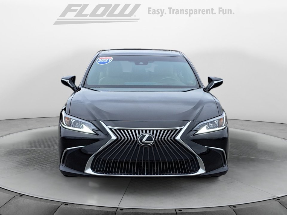2021 Lexus ES 250 photo 2