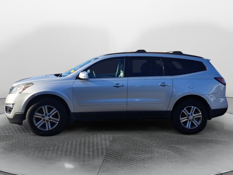 2016 Chevrolet Traverse 2LT photo 3