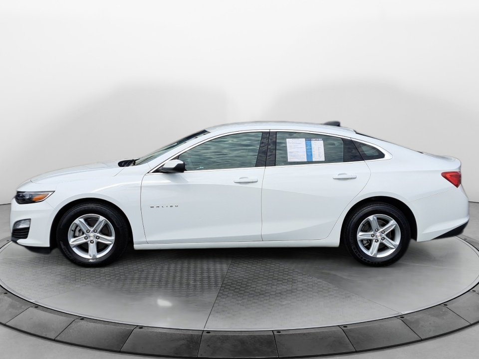 2024 Chevrolet Malibu LS photo 4