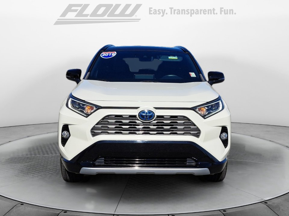 2019 Toyota RAV4 Hybrid XSE photo 2