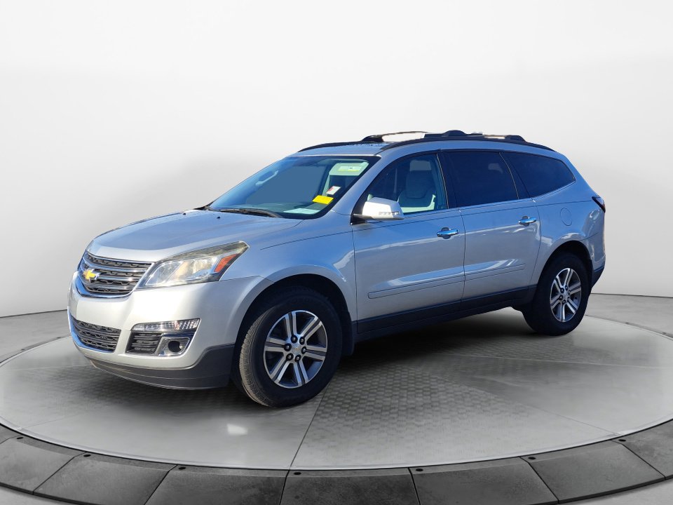2016 Chevrolet Traverse 2LT photo 2
