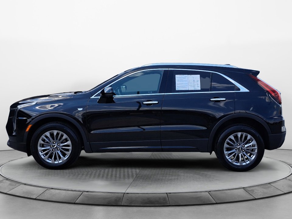 2025 Cadillac XT4 Premium Luxury photo 3