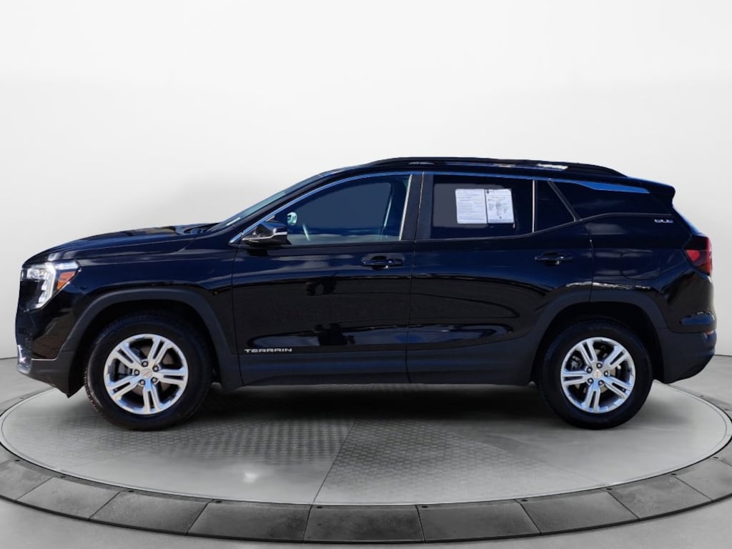 Used 2022 GMC Terrain SLE SUV