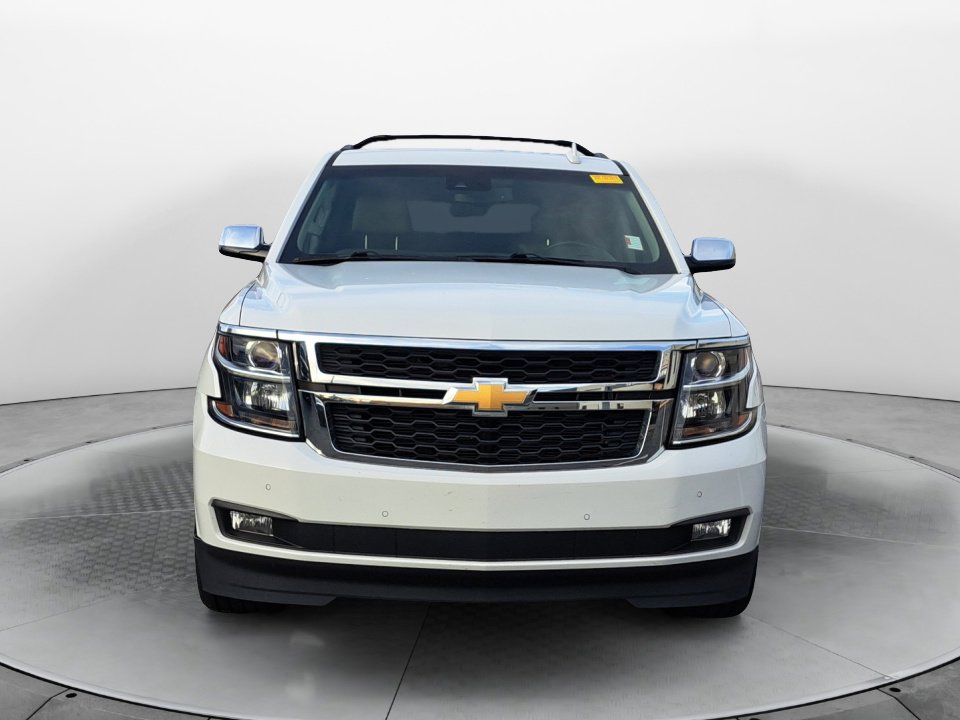 2017 Chevrolet Suburban LT photo 2