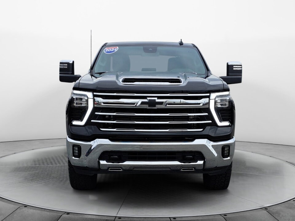 2024 Chevrolet Silverado 2500HD LTZ photo 2