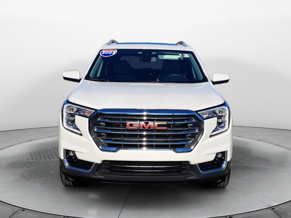 2023 Gmc Terrain SLT photo 2