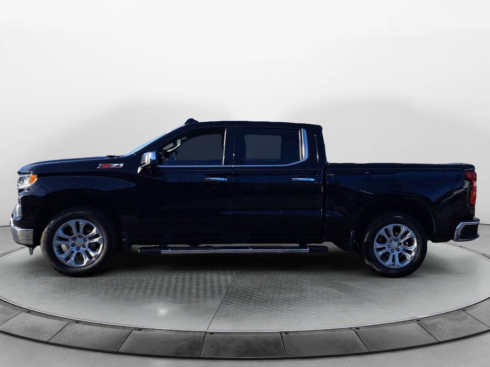 2022 Chevrolet Silverado 1500 LTZ photo 3