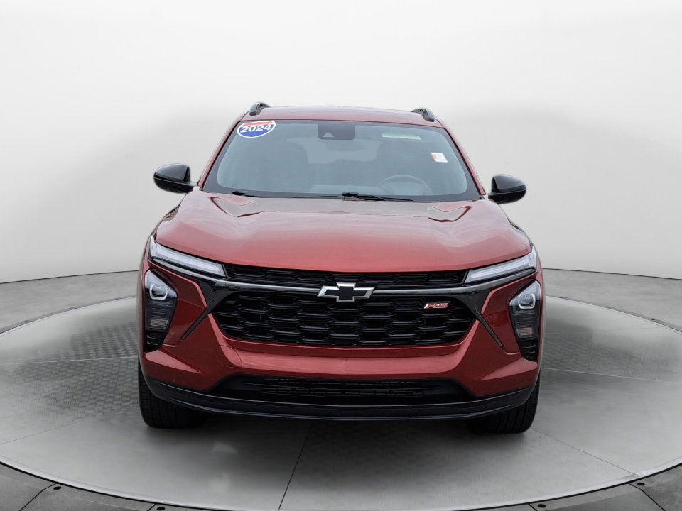 2024 Chevrolet Trax photo 2