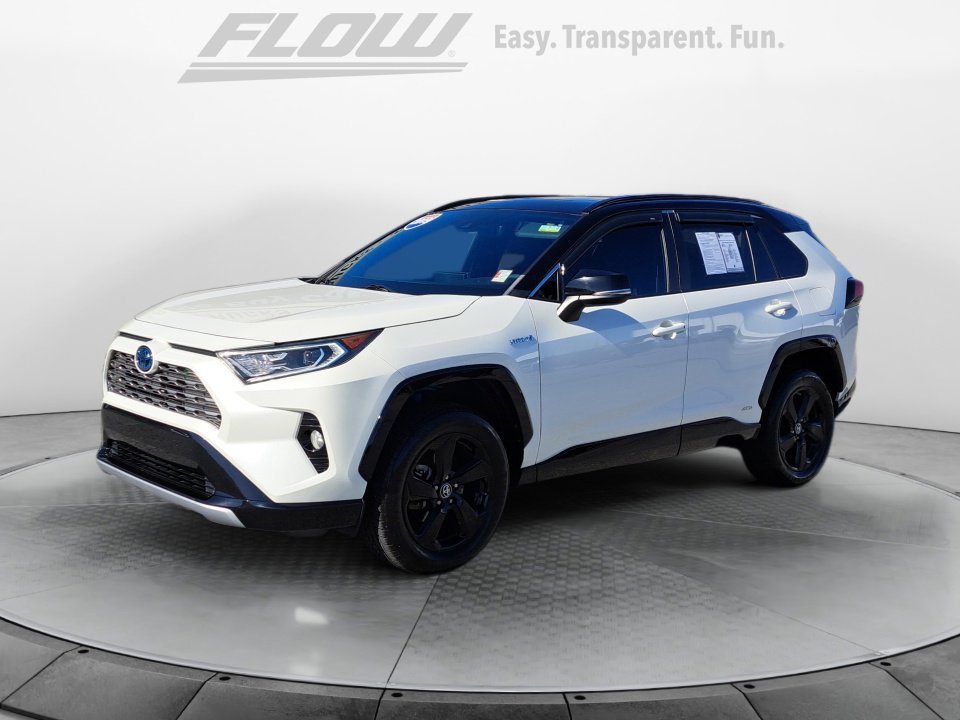 2019 Toyota RAV4 Hybrid XSE photo 3
