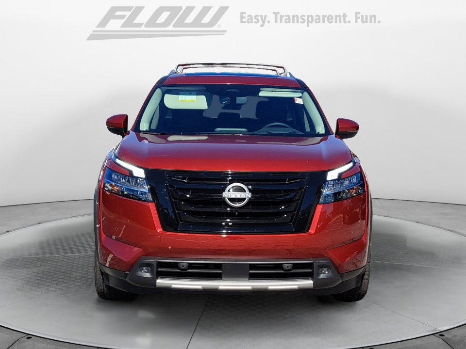 2024 Nissan Pathfinder Platinum photo 2