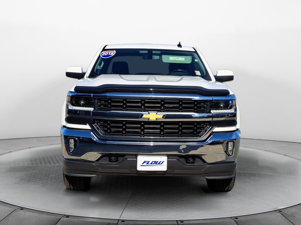 2018 Chevrolet Silverado 1500 LT photo 2