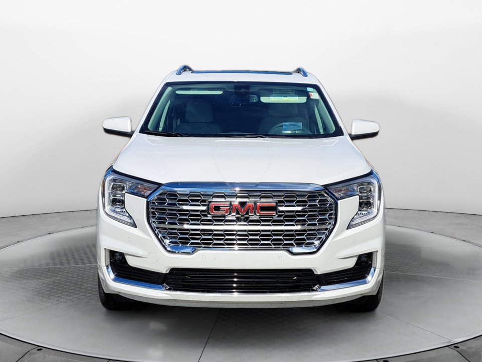 2024 Gmc Terrain Denali photo 2