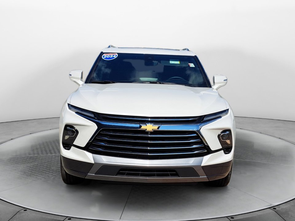 2024 Chevrolet Blazer Premier photo 2