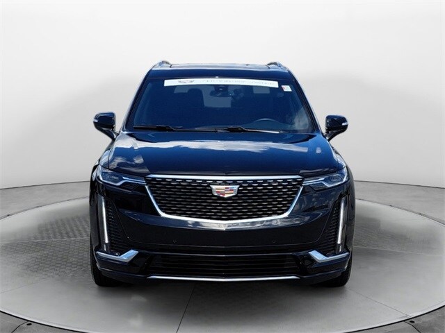 2024 Cadillac XT6 Luxury photo 2