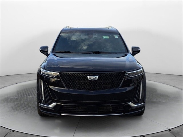 2024 Cadillac XT6 Premium Luxury photo 2