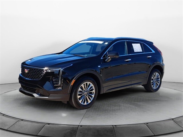 2025 Cadillac XT4 Premium Luxury photo 2