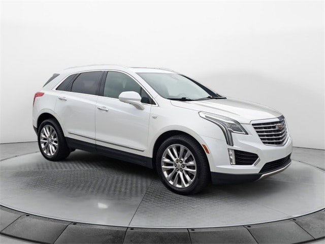 2017 Cadillac XT5 Platinum's photo