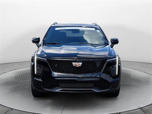 2025 Cadillac XT4 Sport photo 2