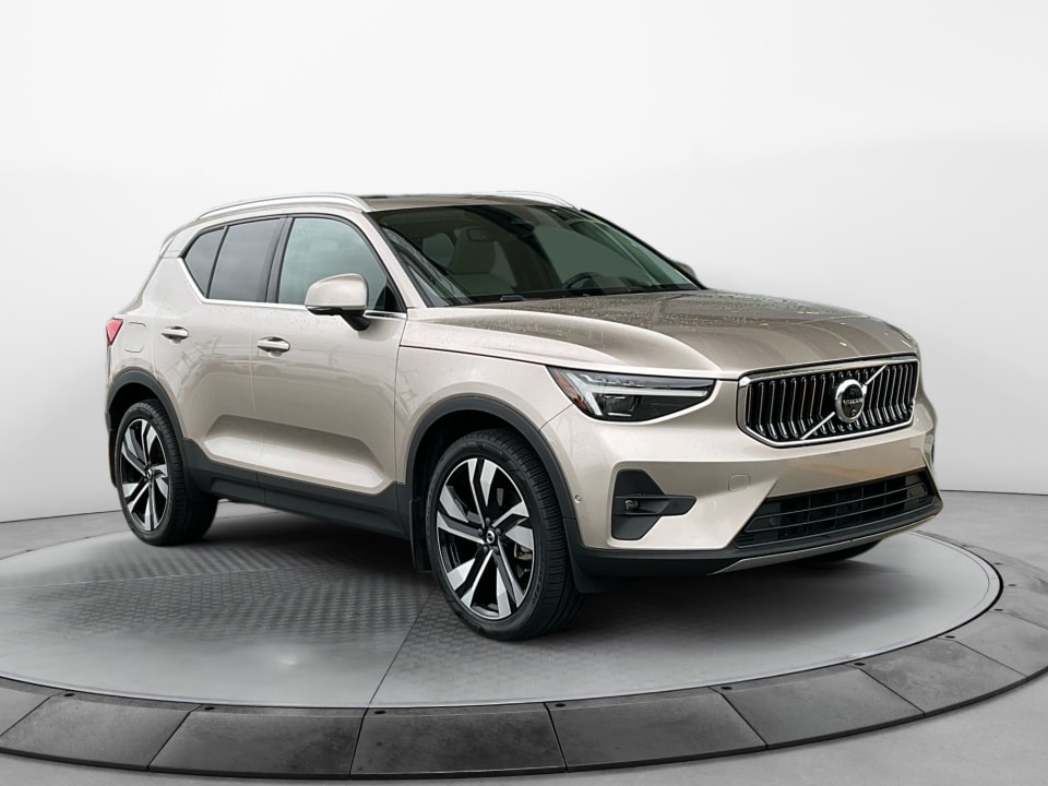 2024 Volvo XC40 B5 Plus Bright AWD's photo
